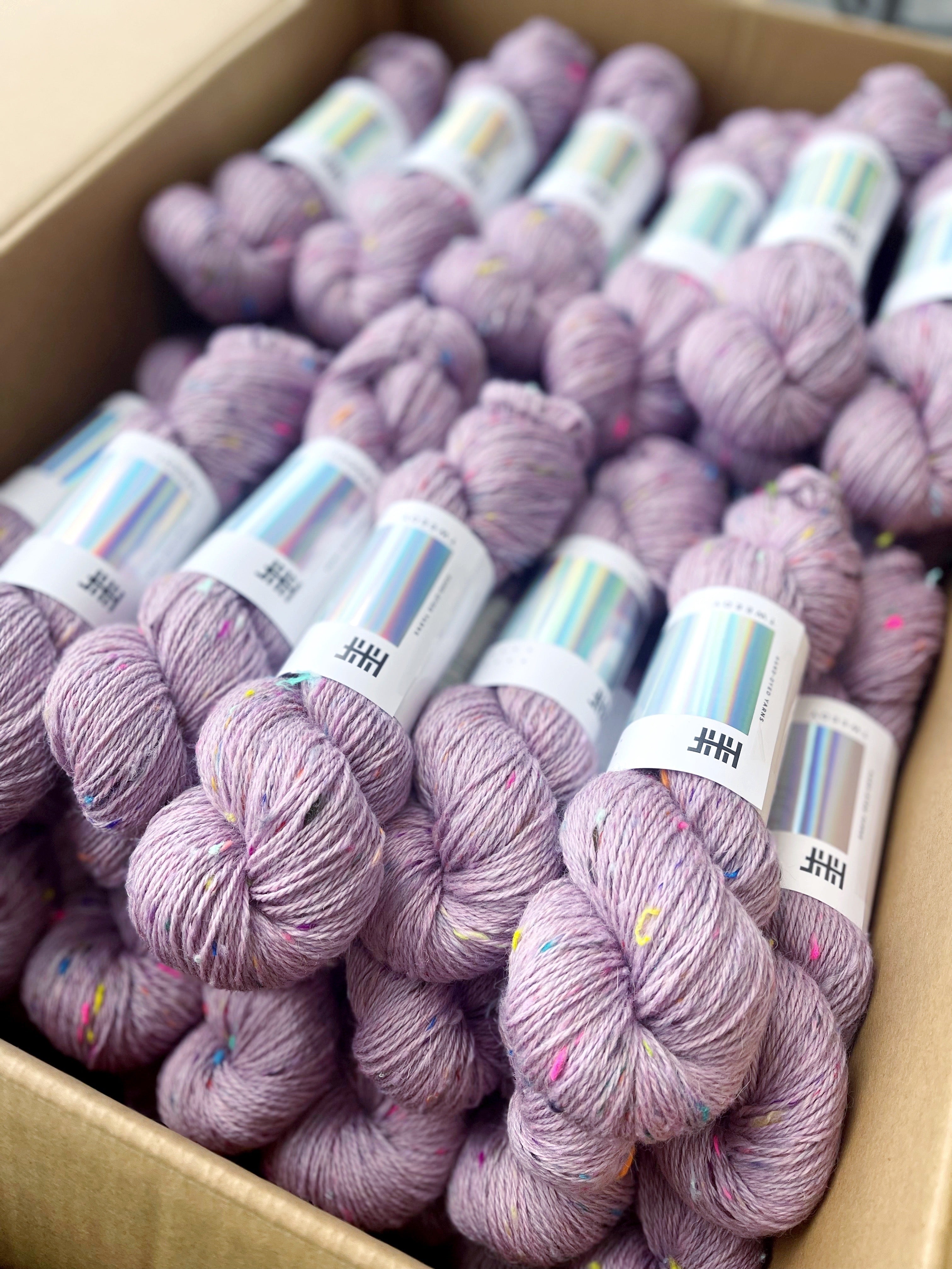 hedgehog-fibres-tweedy-fil-lullaby-100g-lavande-recycl image 1