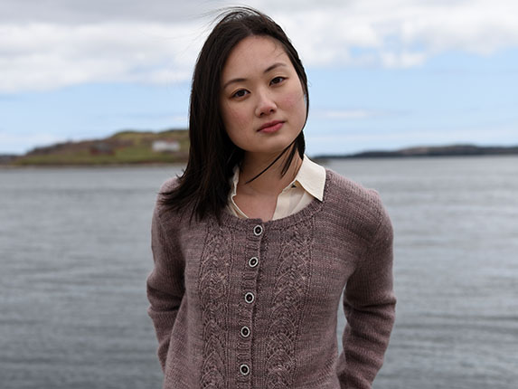 handmaiden-patterns-queens-county-cardigan-patron-gilet-gratuit image 2