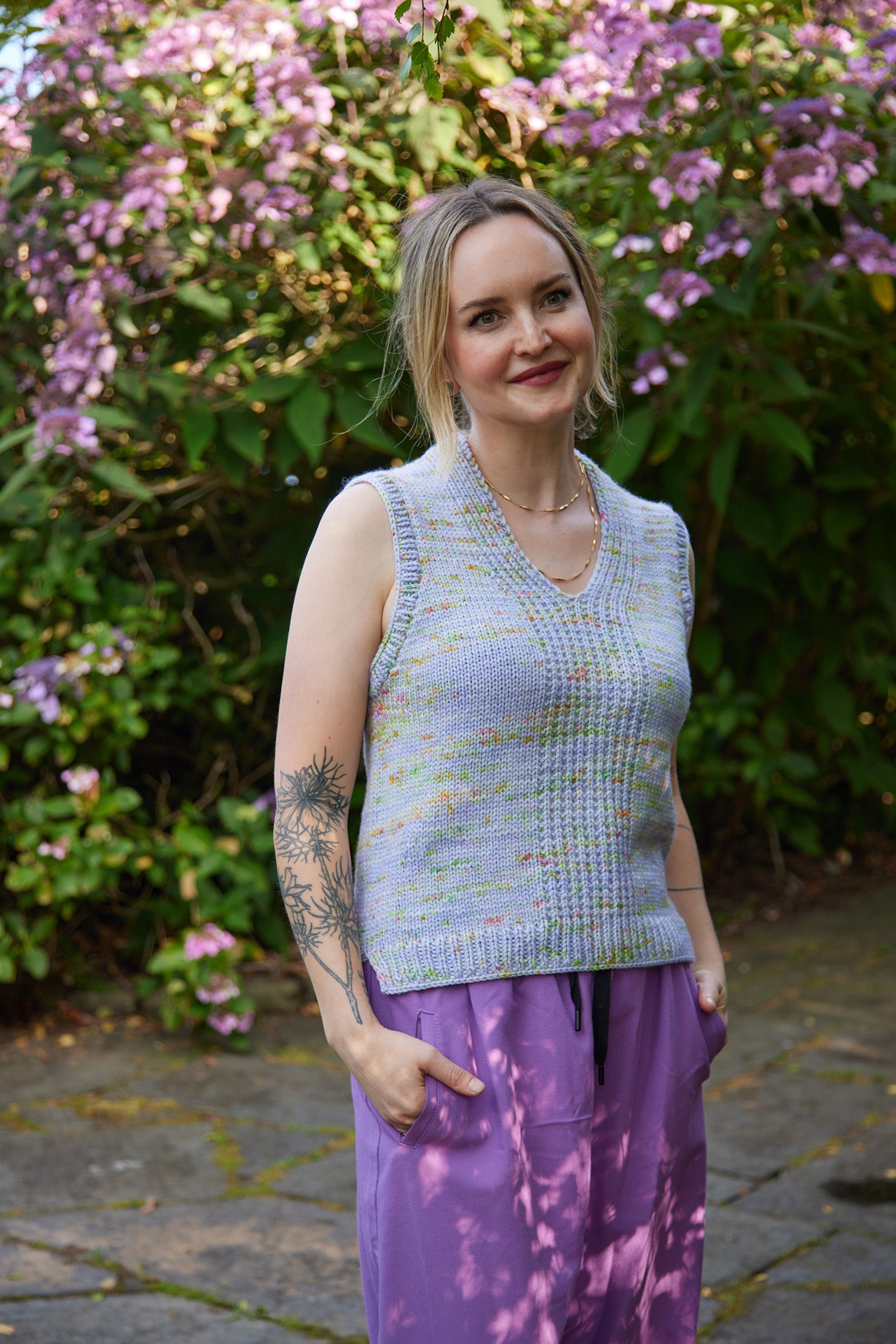 hedgehog-fibres-patterns-carraig-vest-patron-gilet-top-down image 5