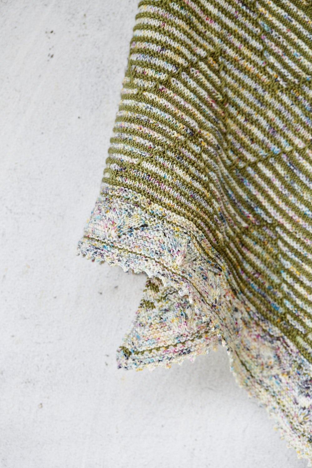 gusto-wool-rhythmic-shawl-patron-ch-le-tricot-fingering image 8