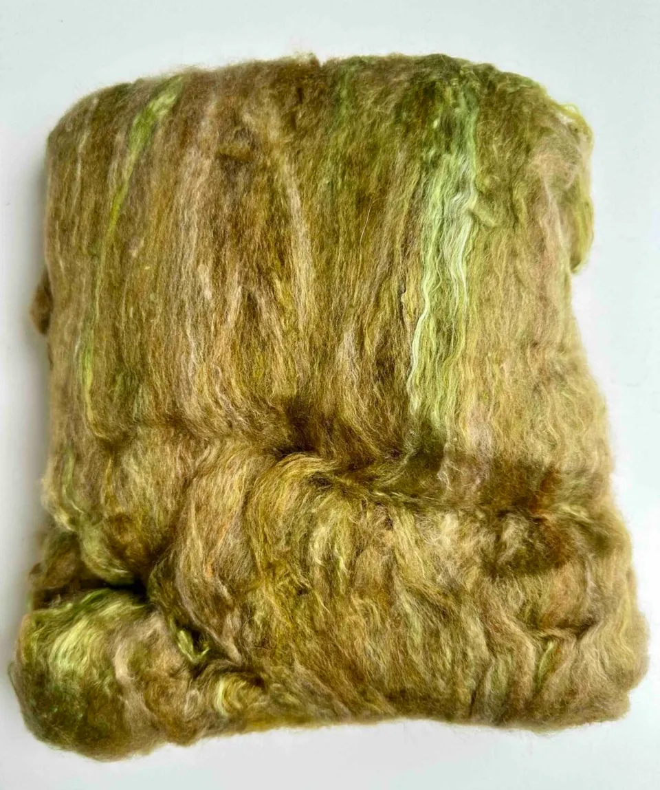 handmaiden-fibres-silk-fibre-batt-169050-nappe-soie-filer image 1