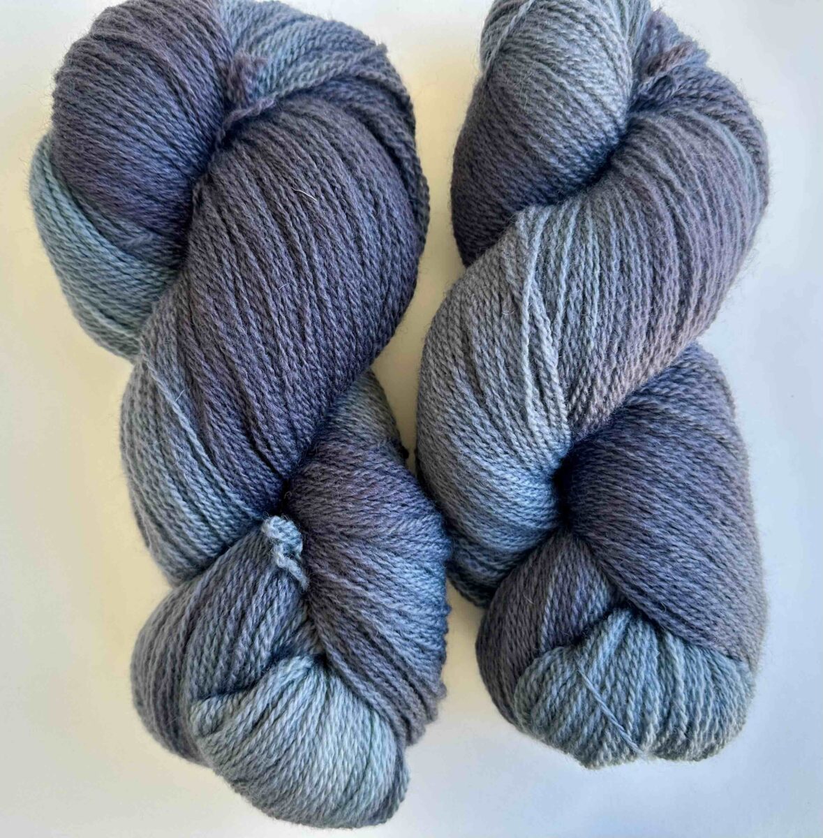 handmaiden-bfl-2-8-fingering-fil-tricoter-162558-dentelle image 1