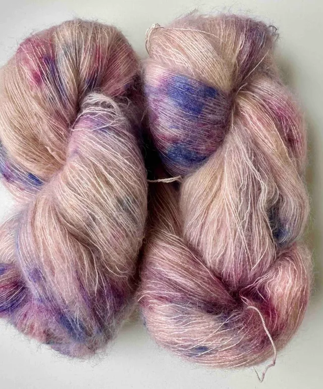 handmaiden-superkid-silk-125g-fil-mohair-soie-coloris-168152 image 1