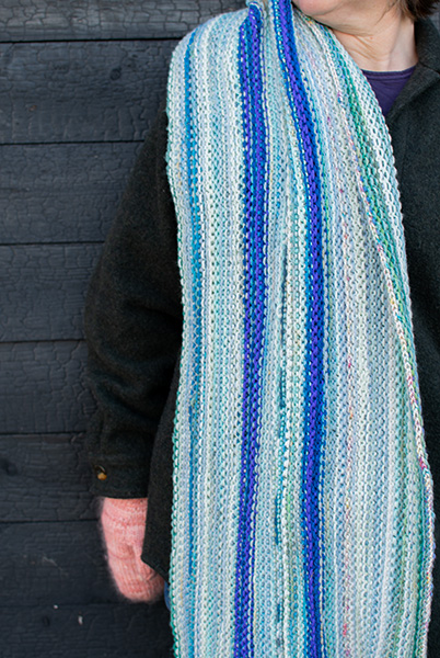 handmaiden-patterns-patron-winter-weather-wrap-ch-le image 2