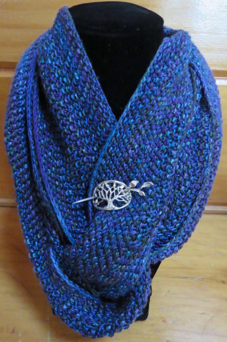 handmaiden-heirloom-double-twist-patron-tricot-snood-mousse image 1