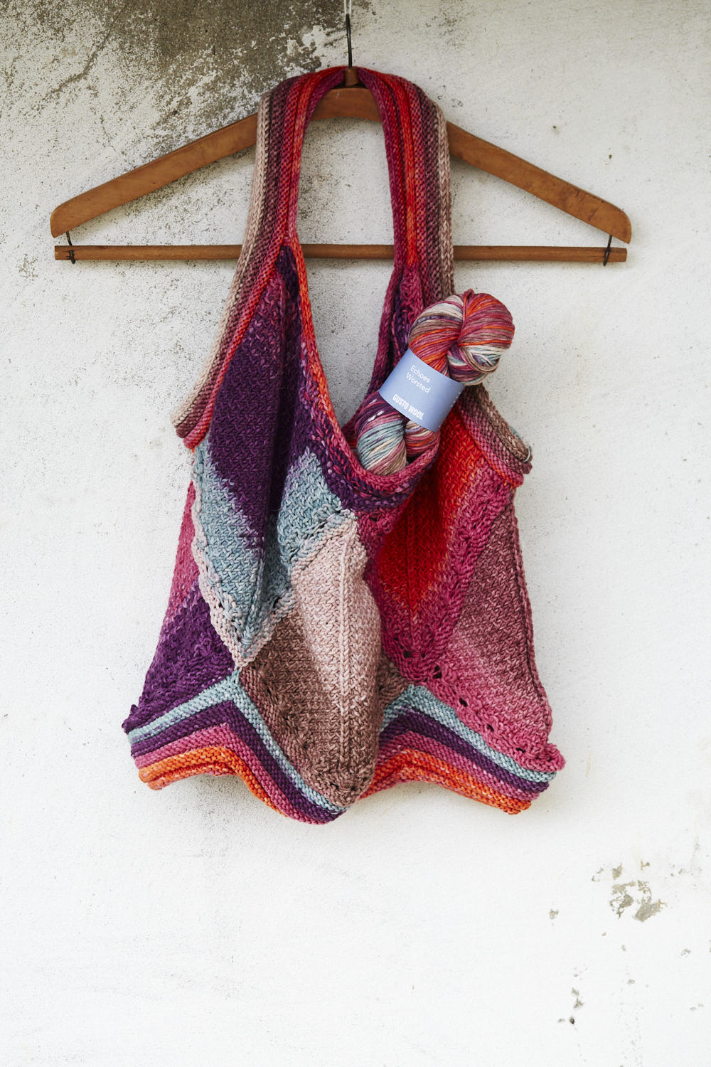 gusto-wool-scrapbuster-satchel-patron-sac-tricot-echoes image 2