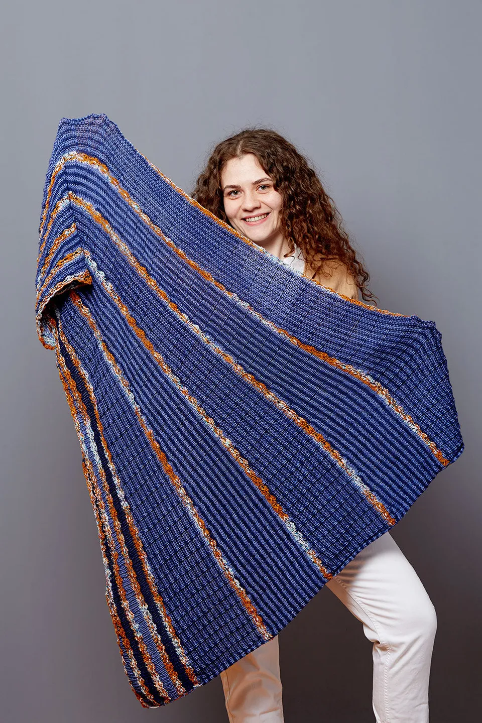 gusto-wool-piknik-shawl-patron-tricot-ch-le-fingering-anglais image 1