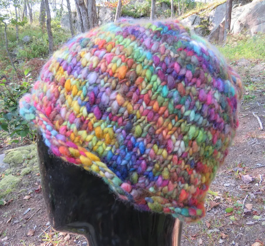 handmaiden-patterns-heirloom-cozy-slubby-patron-bonnet-roul image 1