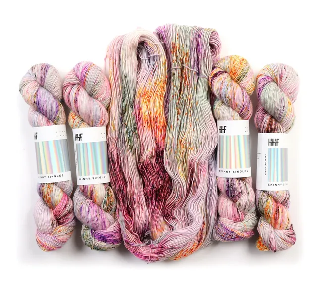 hedgehog-fibres-skinny-singles-puppy-love-laine-fingering-rose-100g image 1