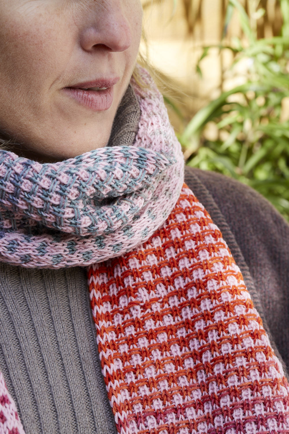 gusto-wool-saman-scarf-patron-tricot-foulard-ray-fingering image 2