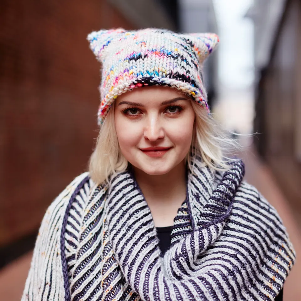 hedgehog-fibres-patterns-patron-knit-knit-hat-bonnet-bulky image 1