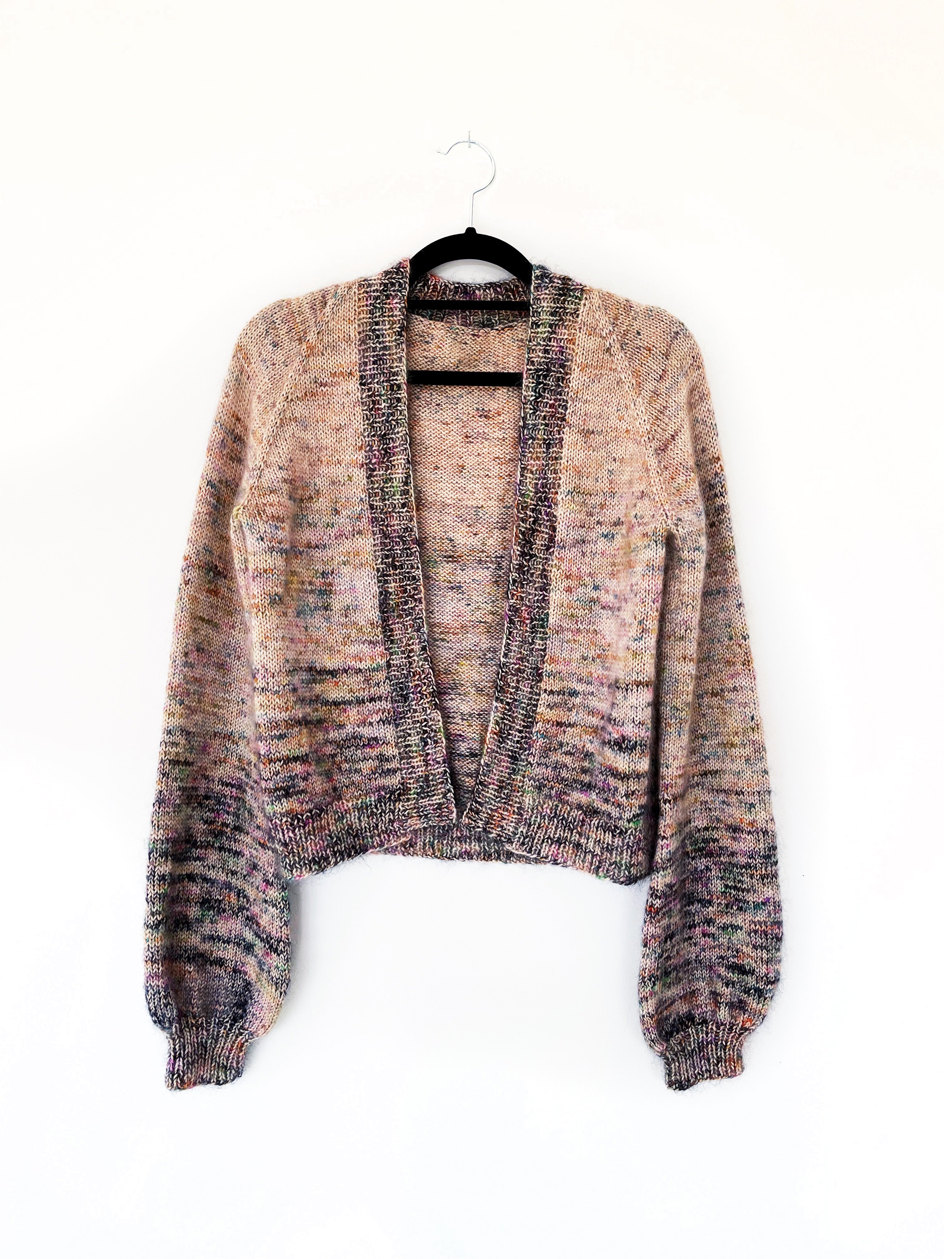 hedgehog-fibres-patterns-fluffy-pouf-patron-cardigan-top-down image 2