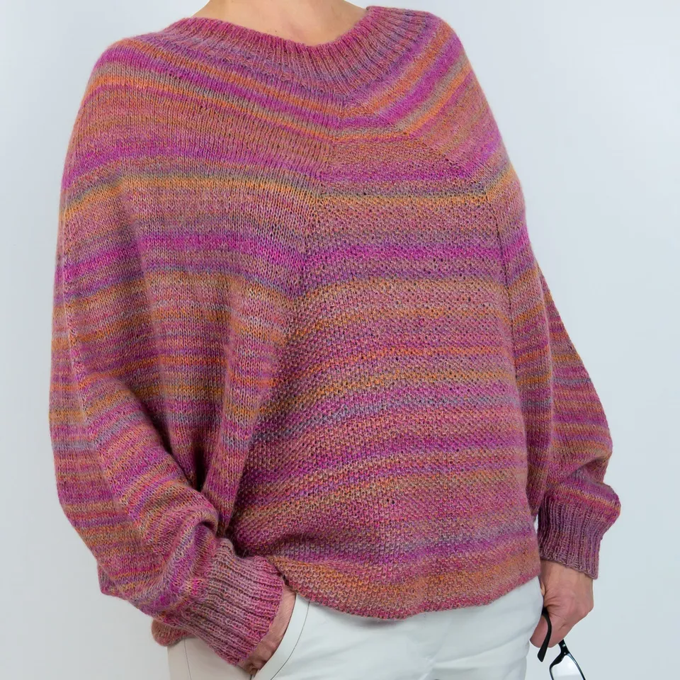 ito-akita-ii-patron-pull-oversize-top-down image 1