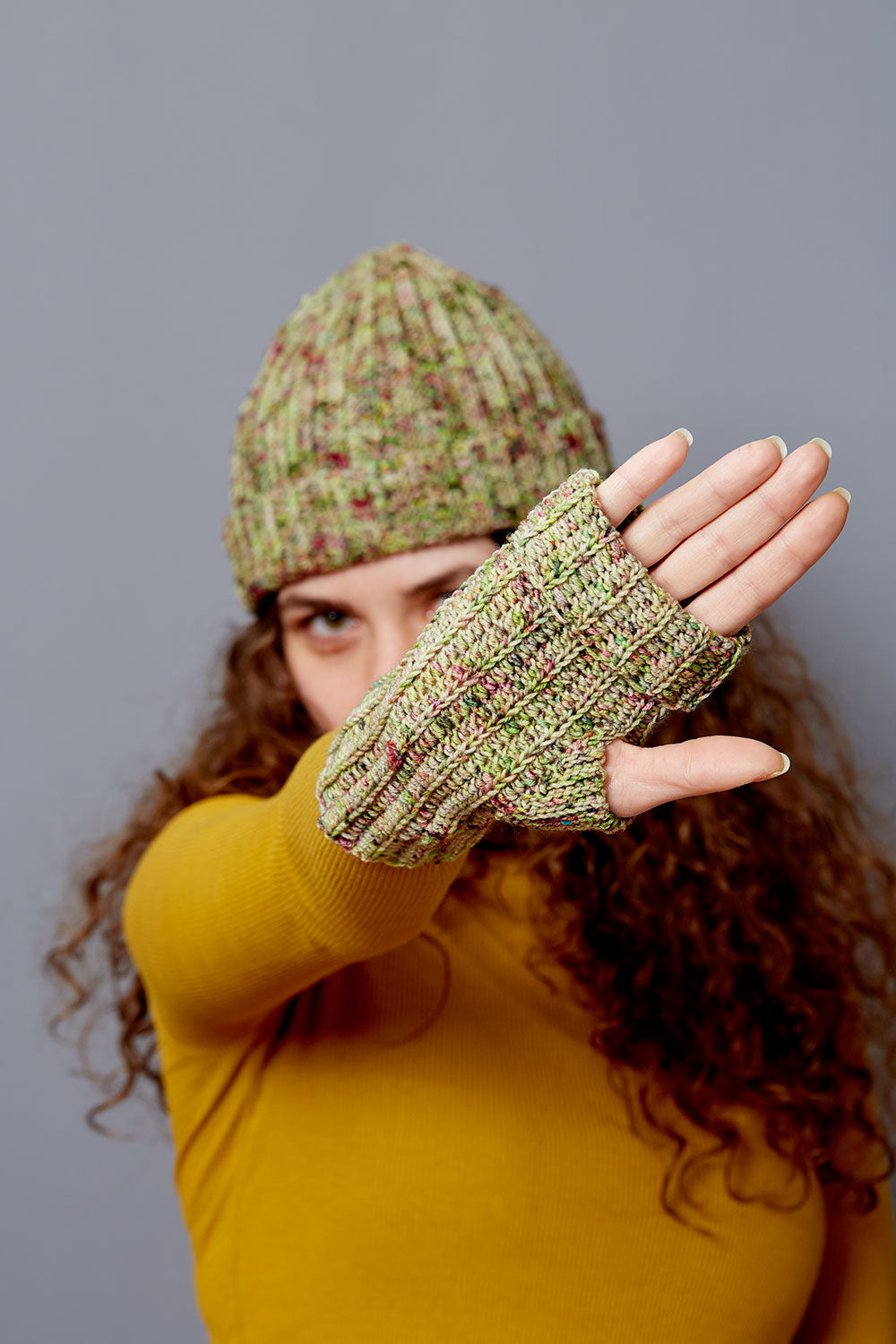 gusto-wool-edgewise-mitts-patron-mitaines-crochet-fingering image 6