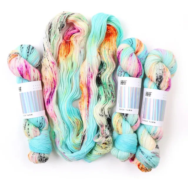 hedgehog-fibres-sock-beach-bunny-fil-chaussette-100g-merinos image 1