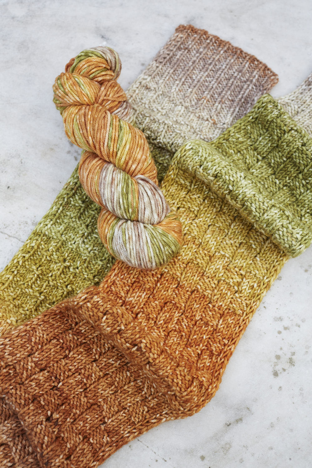 gusto-wool-attabi-scarf-patron-tricot-charpe-aran image 6