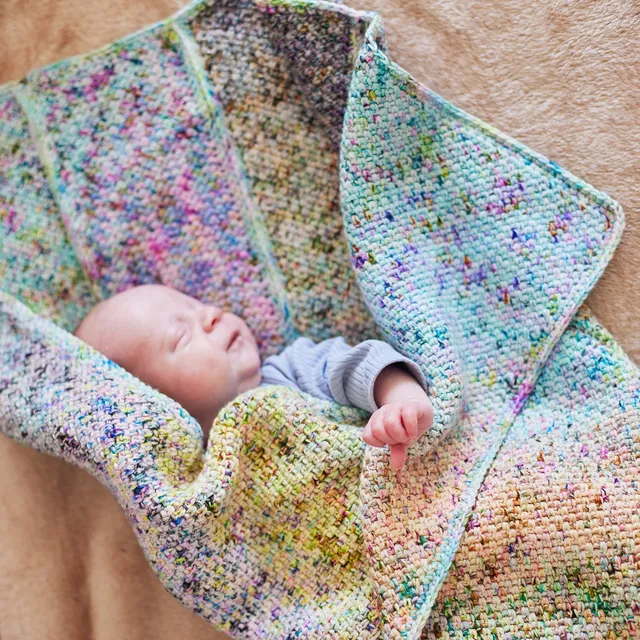 hedgehog-fibres-patterns-minis-in-a-blanket-patron-crochet-couverture-b-b image 1