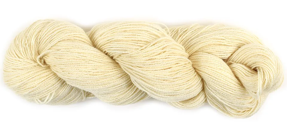 handmaiden-eden-bluenose-sock-laine-chaussettes-teint-main image 1