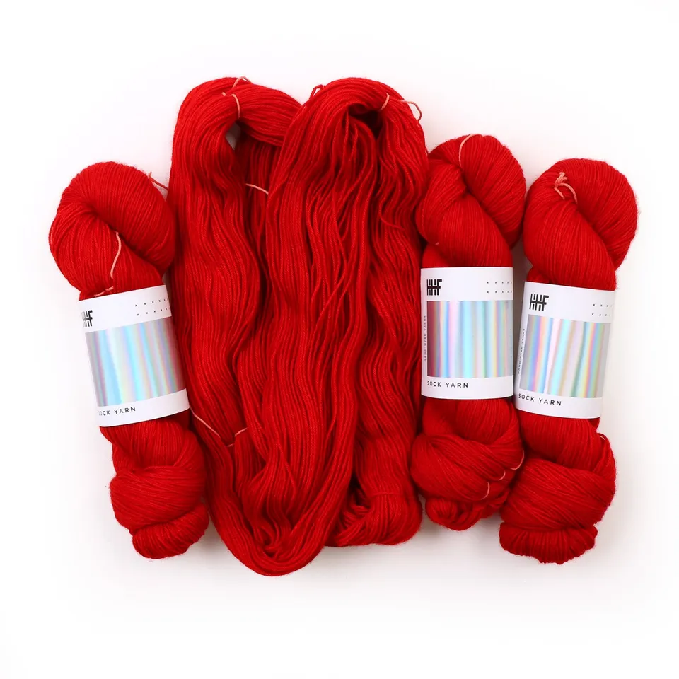 hedgehog-fibres-sock-yarn-sin-laine-chaussettes-100g image 1