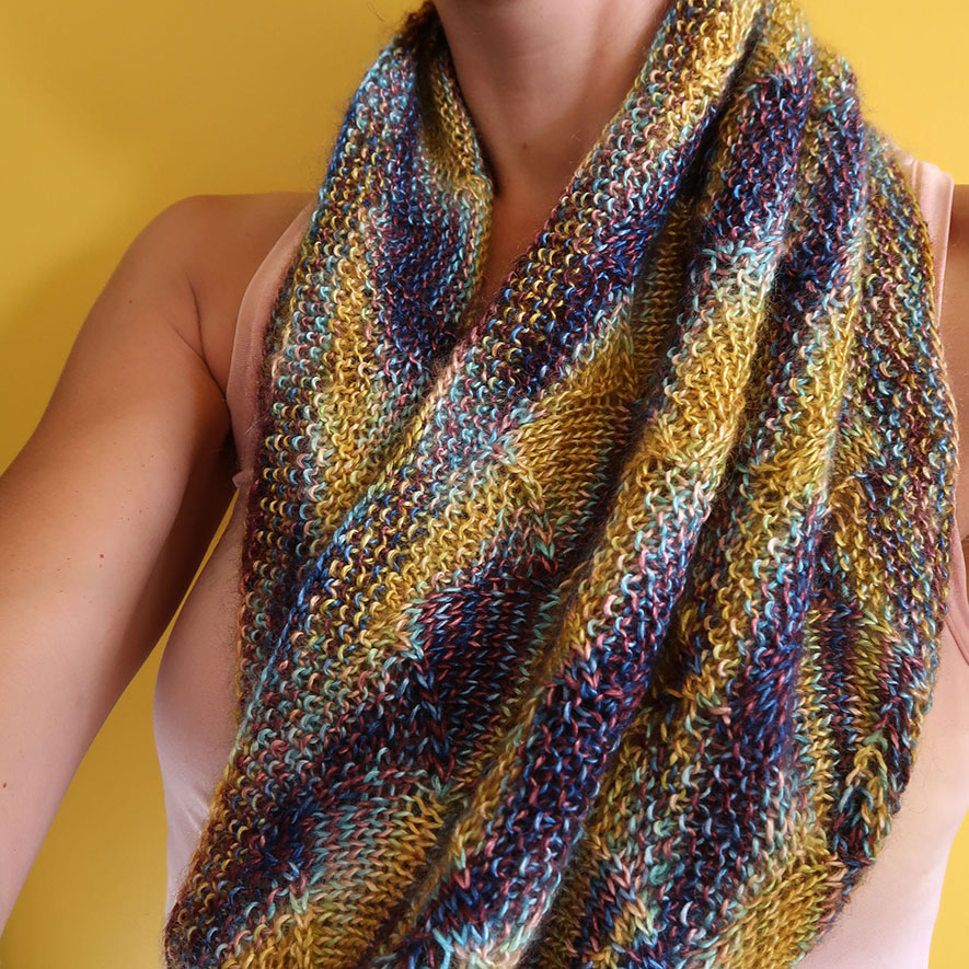 handmaiden-patterns-mermaids-tail-patron-snood-dentelle image 1