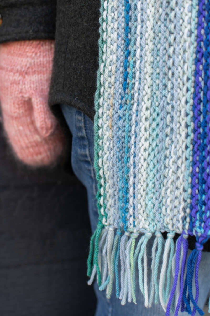 handmaiden-patterns-patron-winter-weather-wrap-ch-le image 3