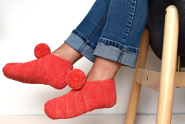 handmaiden-cocktail-slippers-cuff-patron-tricot-chaussons image 1