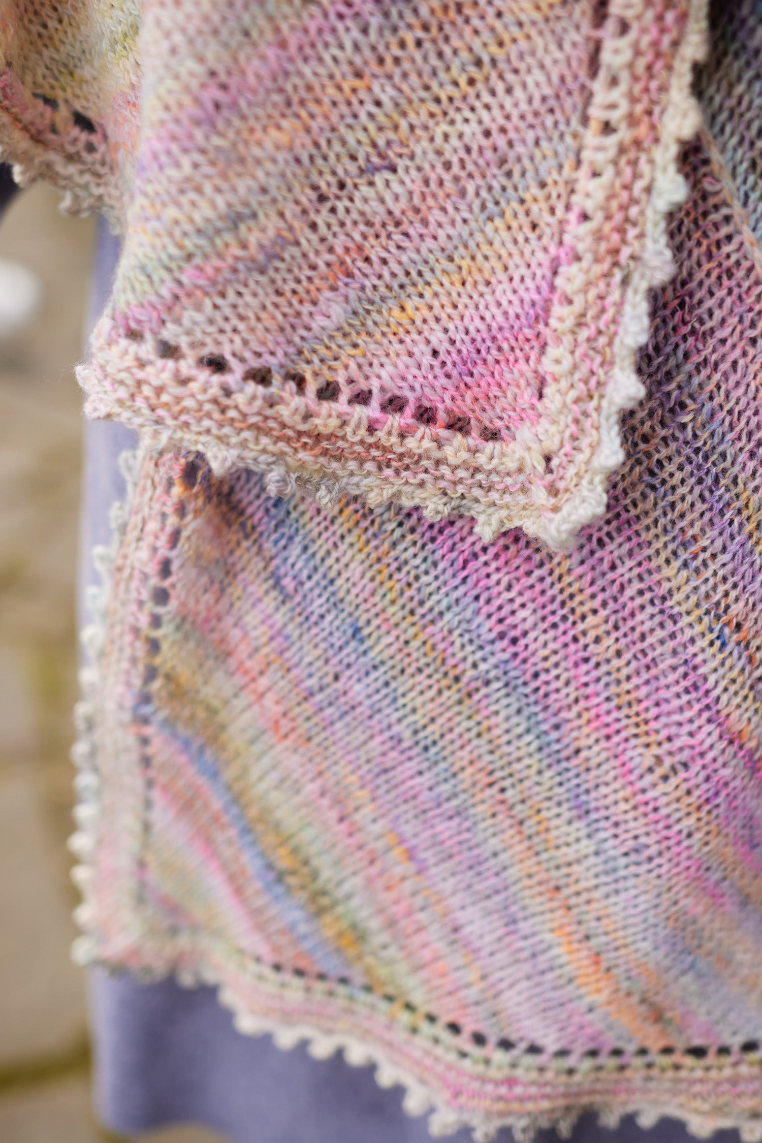 hedgehog-fibres-patterns-wildspun-wrap-patron-ch-le-m-rinos image 3