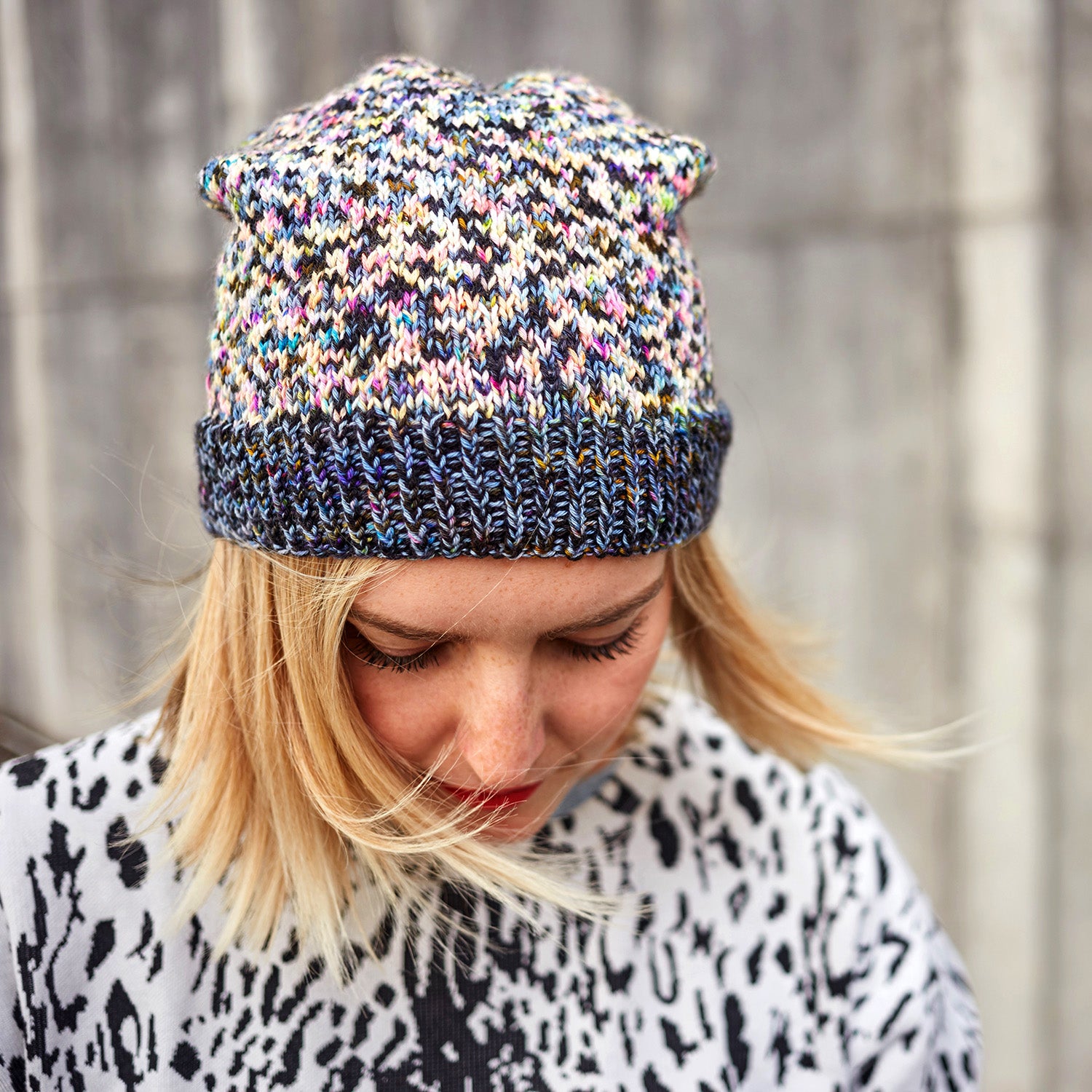 hedgehog-fibres-glitch-hat-patron-bonnet-jacquard image 1