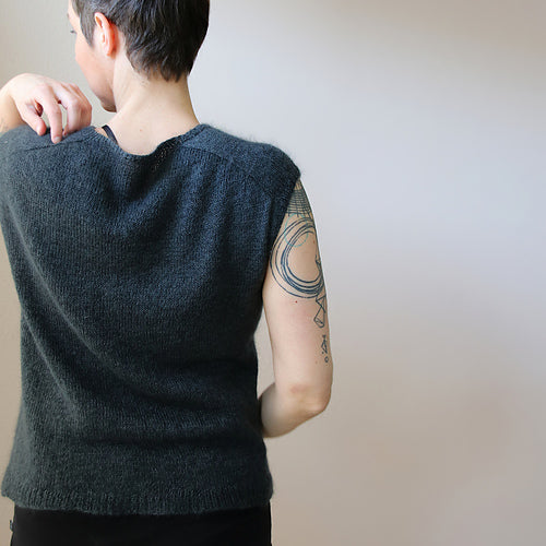 ito-patterns-metro-pulse-melanie-berg-patron-top-tee image 7