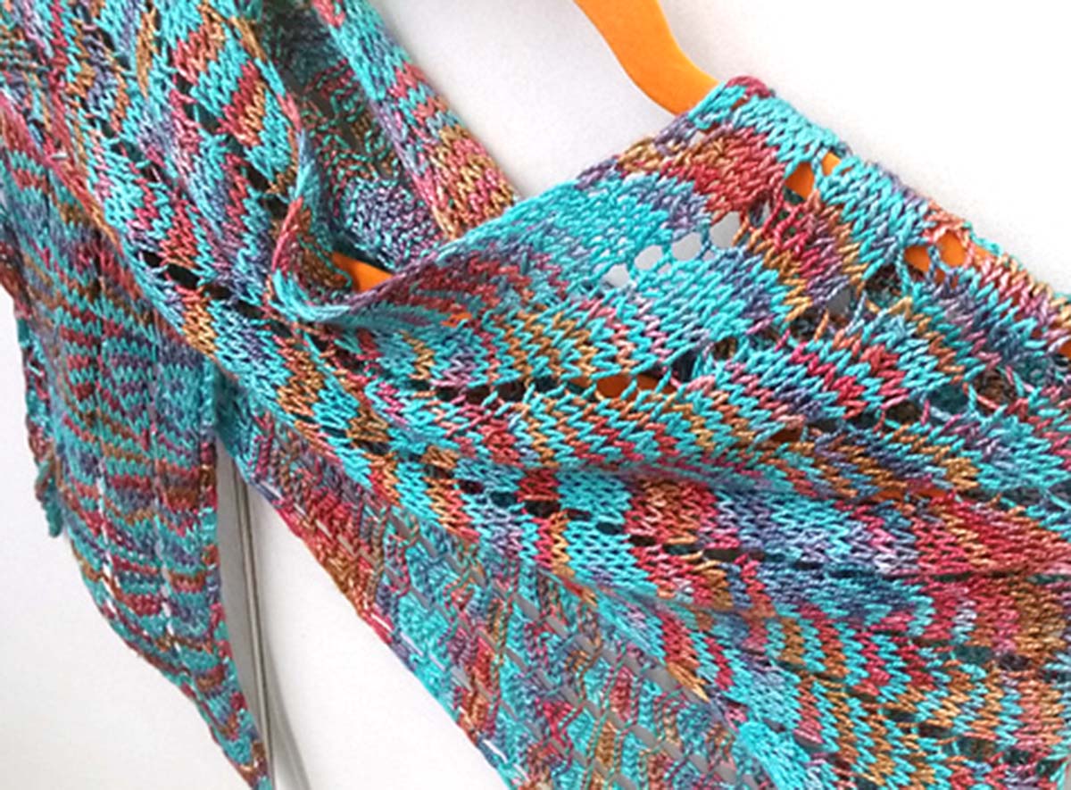 handmaiden-patterns-mermaid-shawlette-patron-ch-le-dentelle image 1
