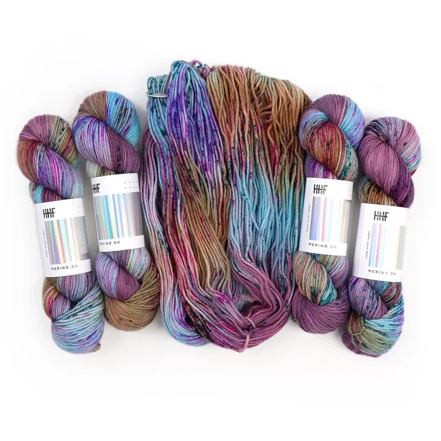hedgehog-fibres-merino-dk-mood-ring-laine-100g-superwash image 1