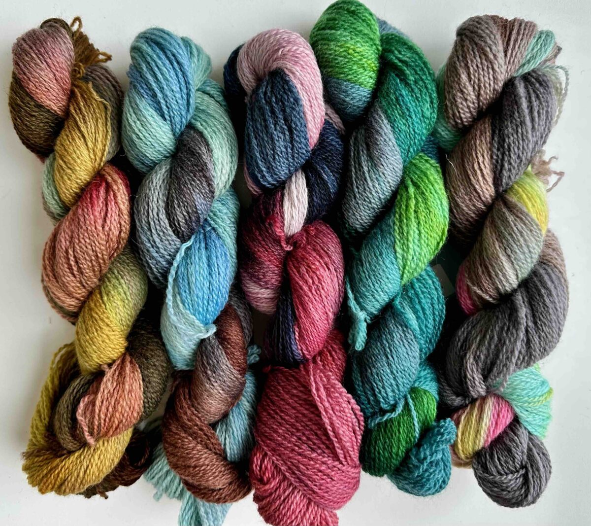 handmaiden-bfl-2-8-fingering-fil-colourwork-169643-teint-main image 1