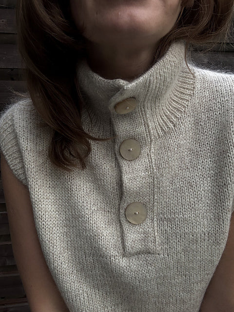 mistfall-vest-natalja-ledvanova-patron-slipover image 4