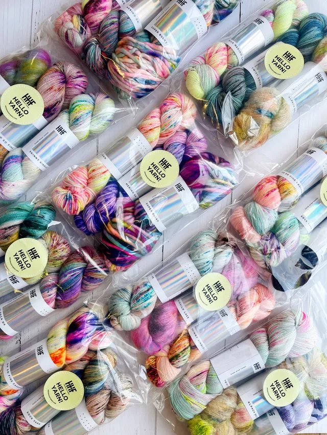 hedgehog-fibres-yarn-sets-lot-lucky-dip-3-cheveaux image 1