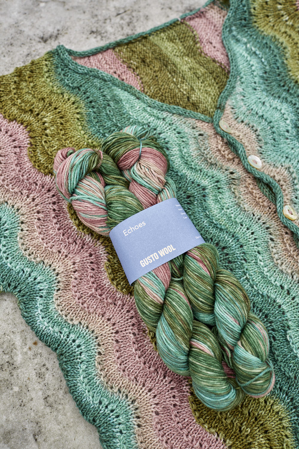 gusto-wool-sophia-cardigan-patron-tricot-chevron-fingering image 8