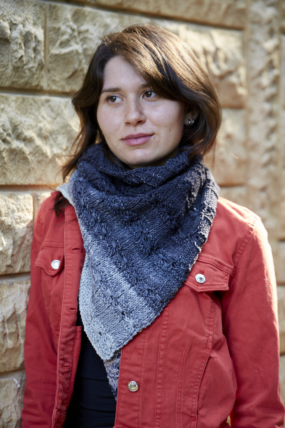 gusto-wool-amapola-patron-tricot-ch-le-triangle-worsted image 3