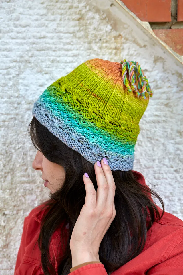 gusto-aster-hat-patron-tricot-bonnet-worsted image 1