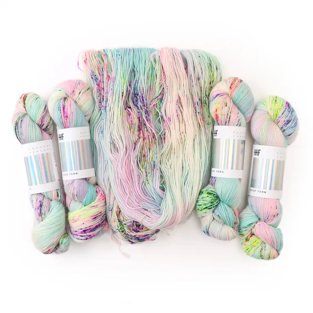 hedgehog-fibres-custom-lovebird-laine-sur-commande-teint-main image 1