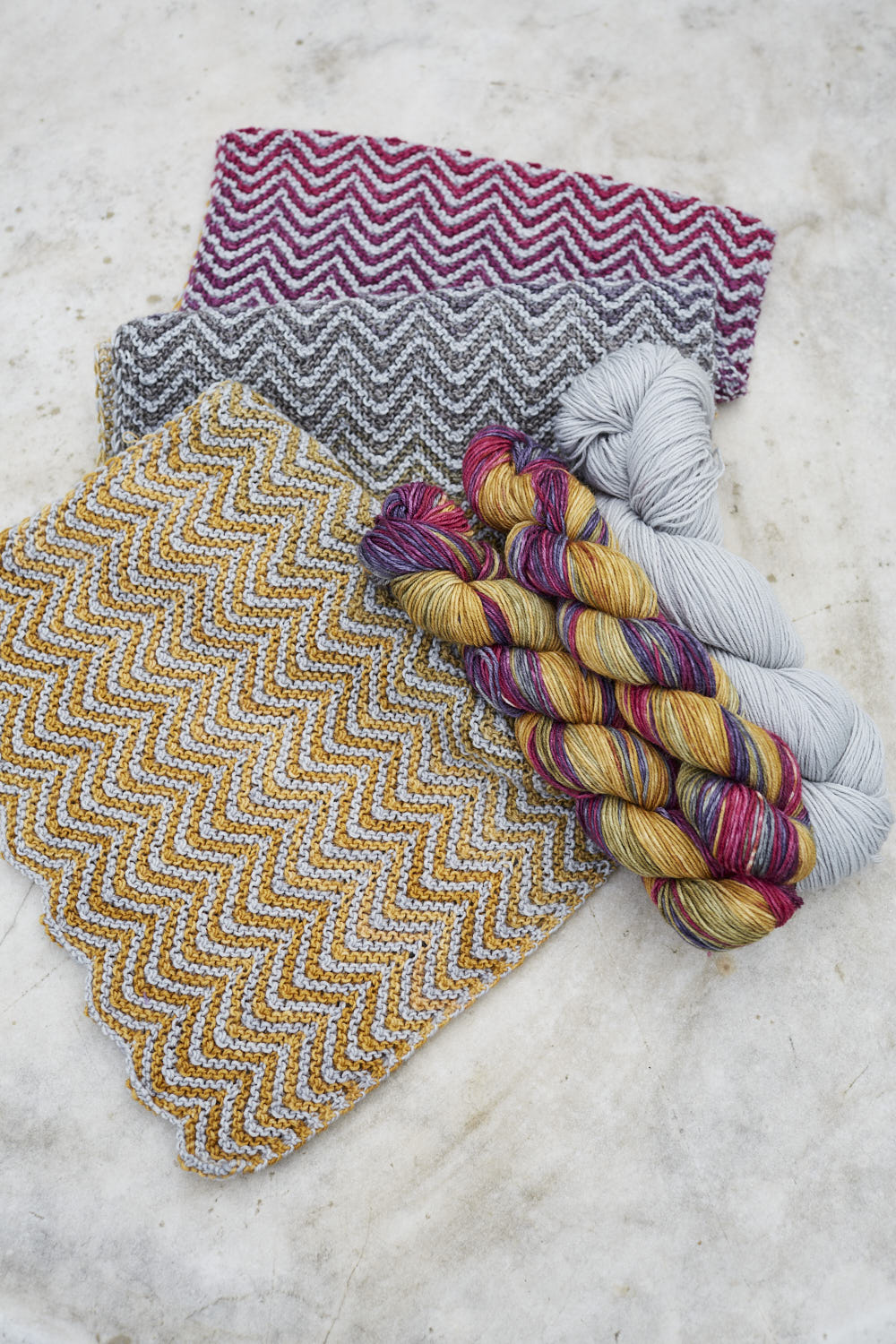 gusto-wool-zickzack-scarf-kit-charpe-chevrons-fingering image 6