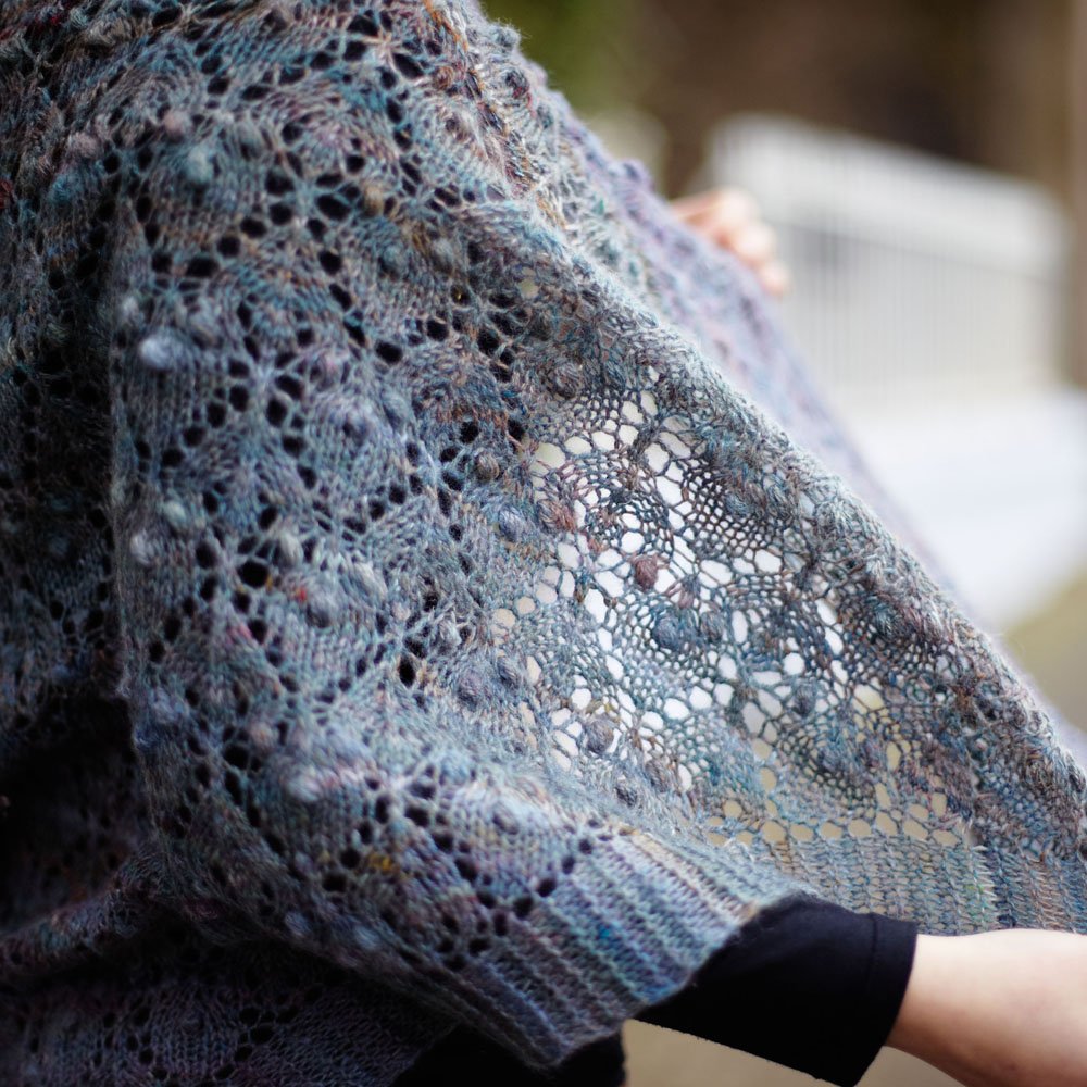 hedgehog-fibres-viaduct-patron-tricot-ch-le-dentelle-triangle image 2