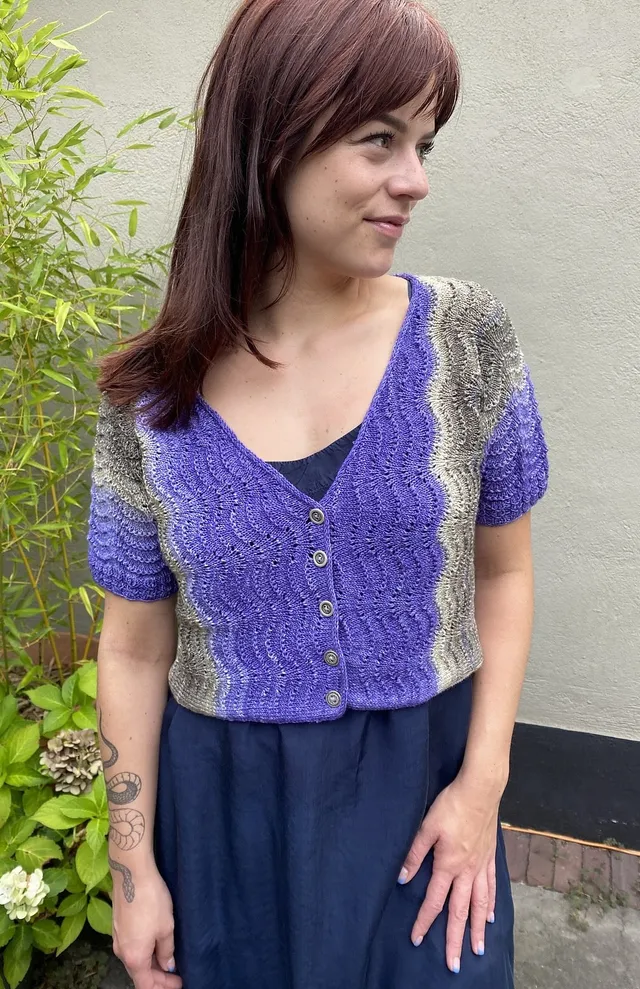 gusto-wool-sophia-cardigan-patron-tricot-chevron-fingering image 1