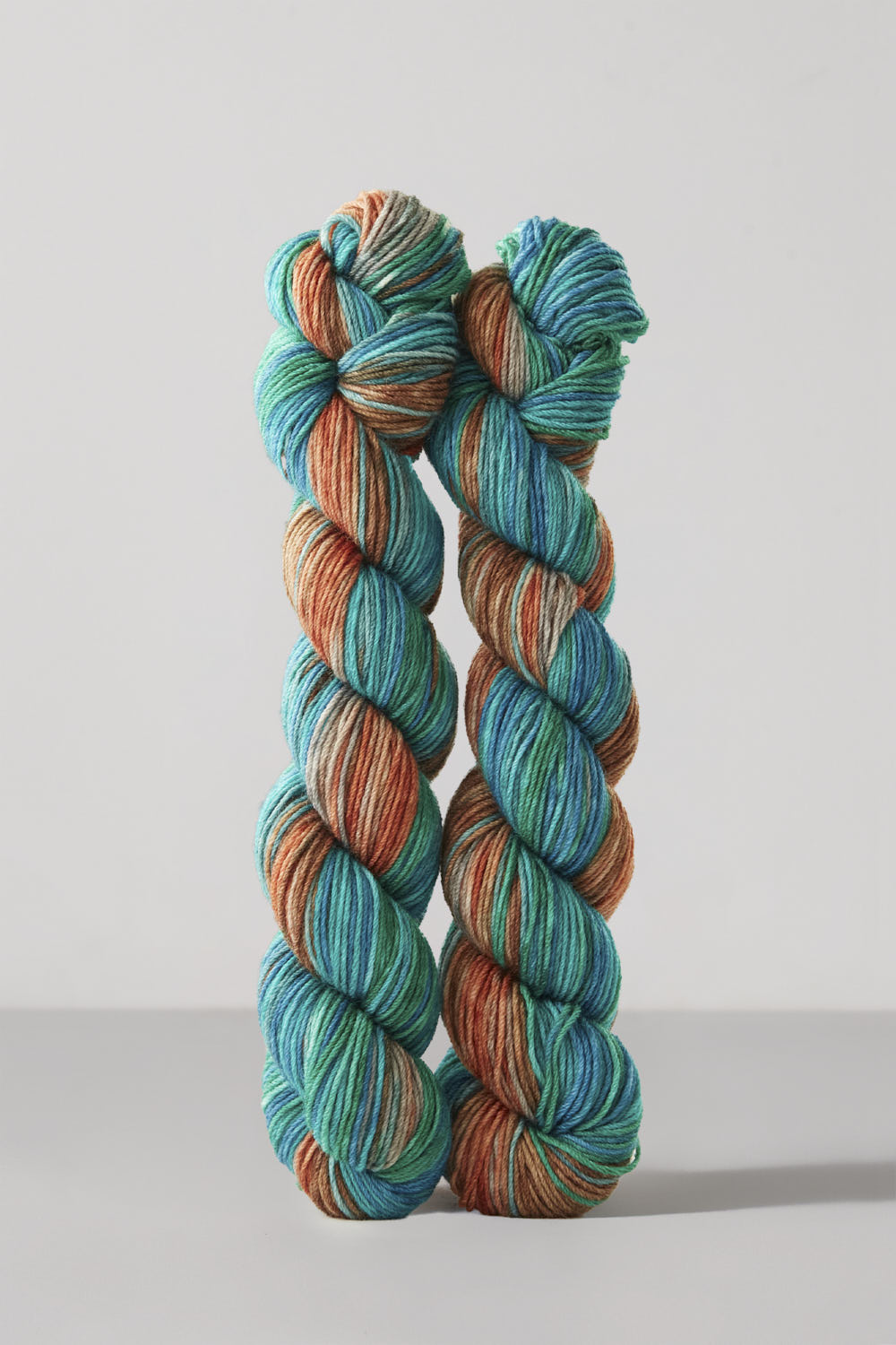 gusto-wool-echoes-1529-fil-fingering-m-rinos-lot-de-5 image 1