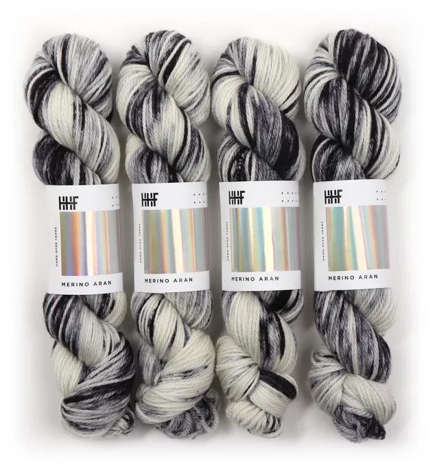 hedgehog-fibres-merino-aran-magpie-laine-100g-douce image 1