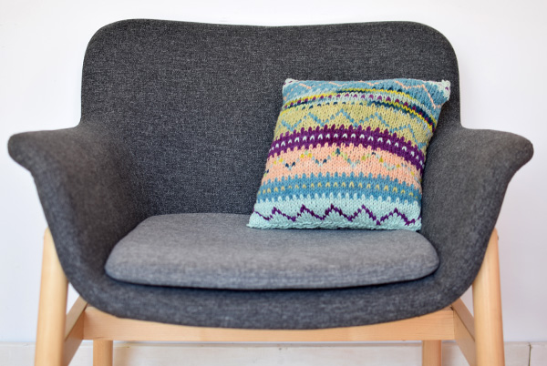 handmaiden-patterns-wonder-woolen-pillow-patron-coussin image 4