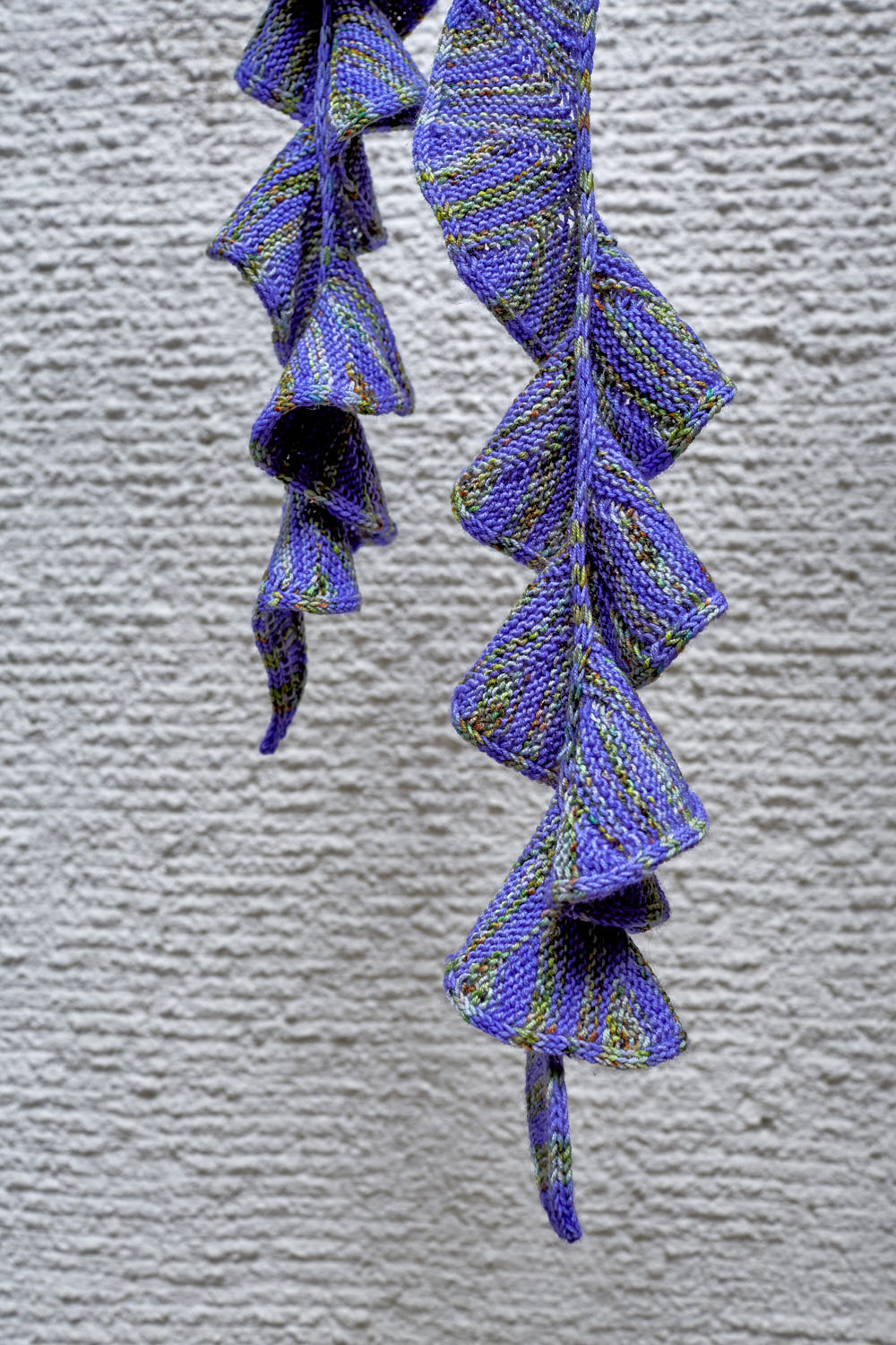 gusto-wool-dorid-carmen-1403-patron-tricot-col-ray-fingering image 6